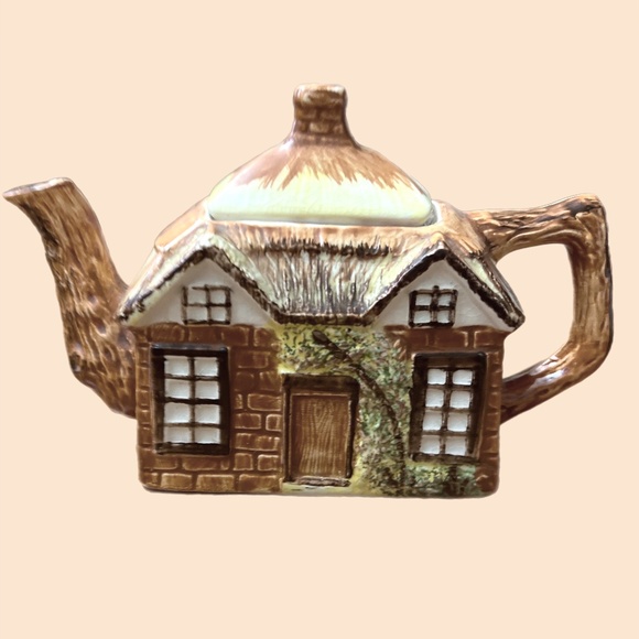 Vintage Price Kensington Ye Olde Thatched Cottage 2 Cup Teapot England 5" x 8"